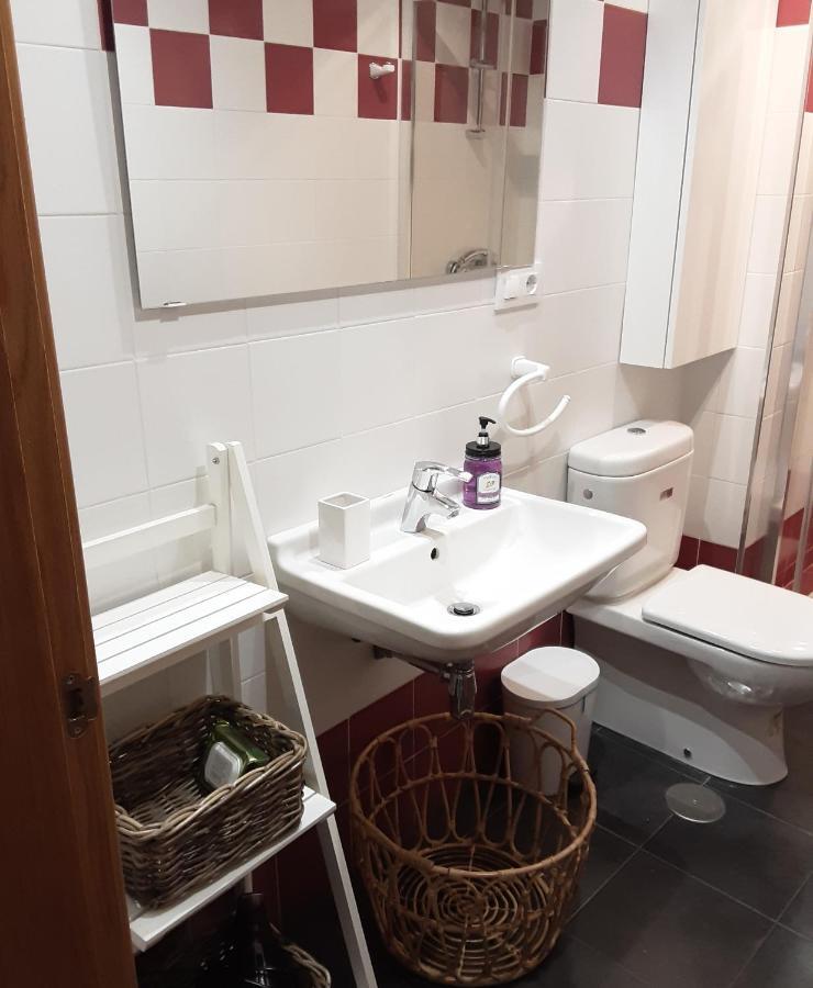 Apartamento Cine Colon 2 Ribadeo Buitenkant foto