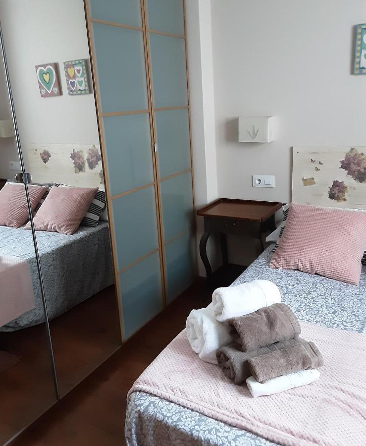 Apartamento Cine Colon 2 Ribadeo Buitenkant foto